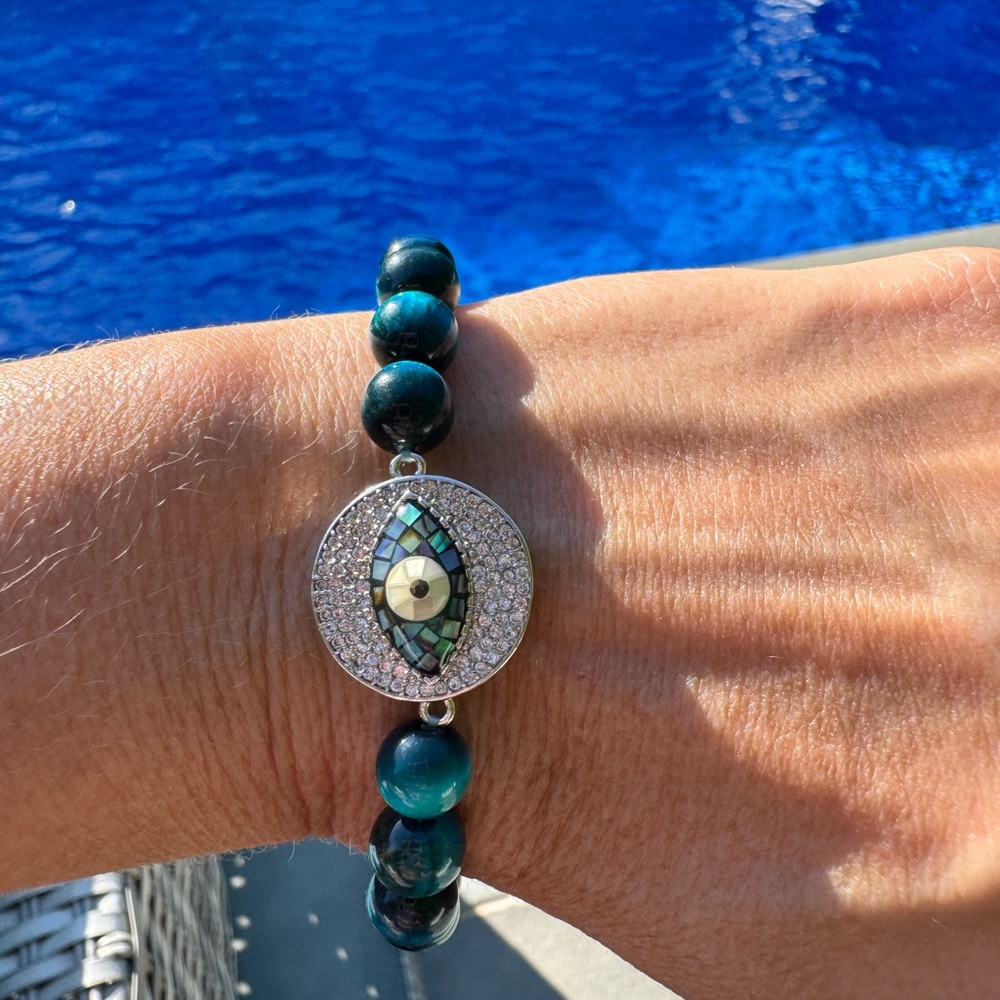 Elegant Evil Eye Bracelet with Blue Beads